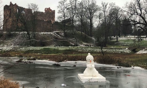 Miestas, kur susieina sniego seniai